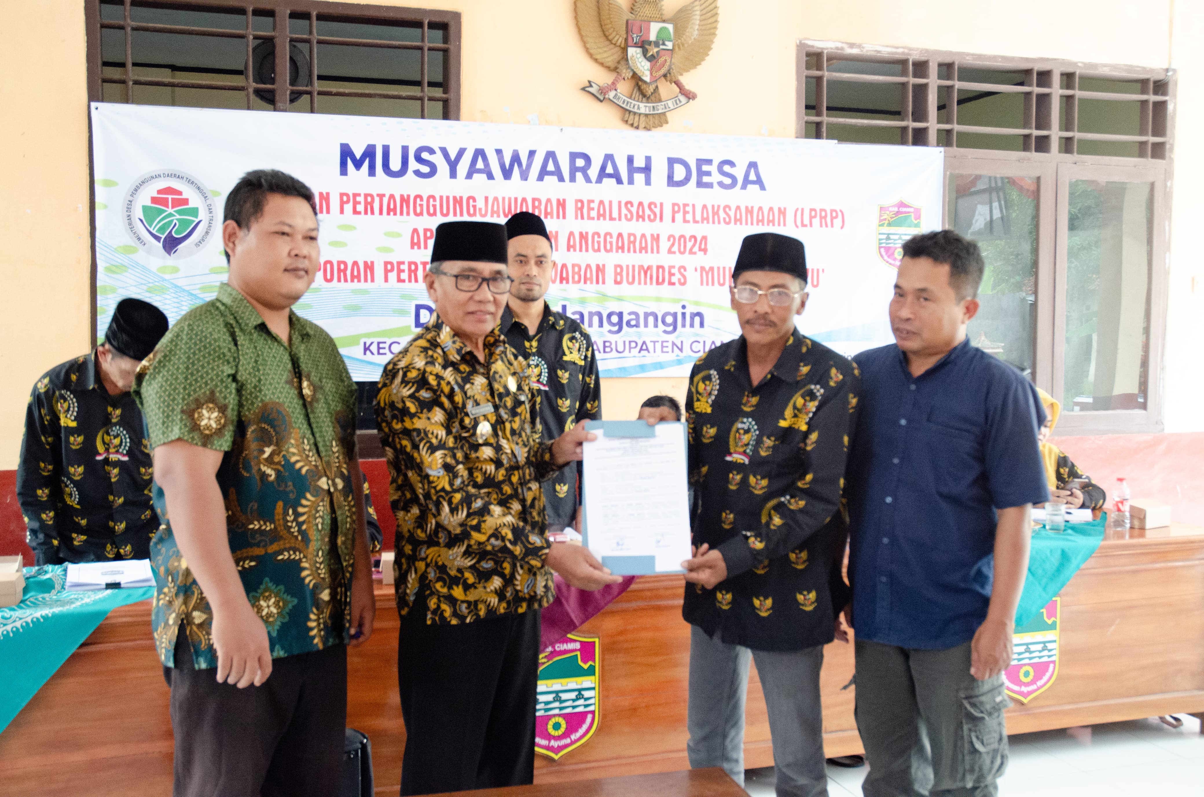 MUSDES LPJRP APBDes dan LPJ BUMDes Tahun 2024 serta Penetapan APBDes dan KMP BLT DD Tahun 2025 Desa Sindangangin